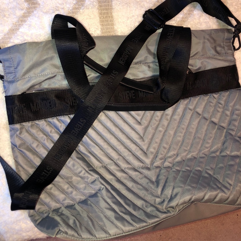 Steve Madden overnight/athletic bag
